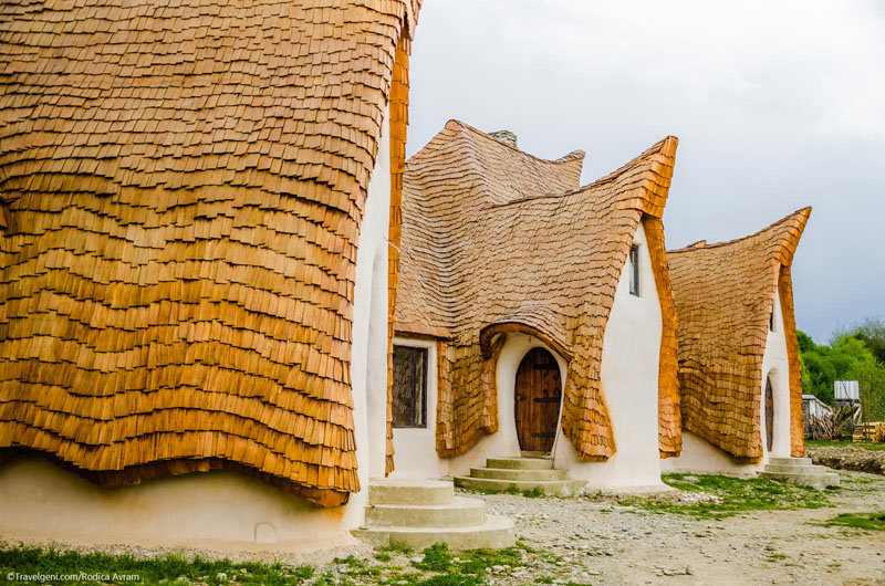 Castelul de lut Valea Zanelor Porumbacu de Sus 3