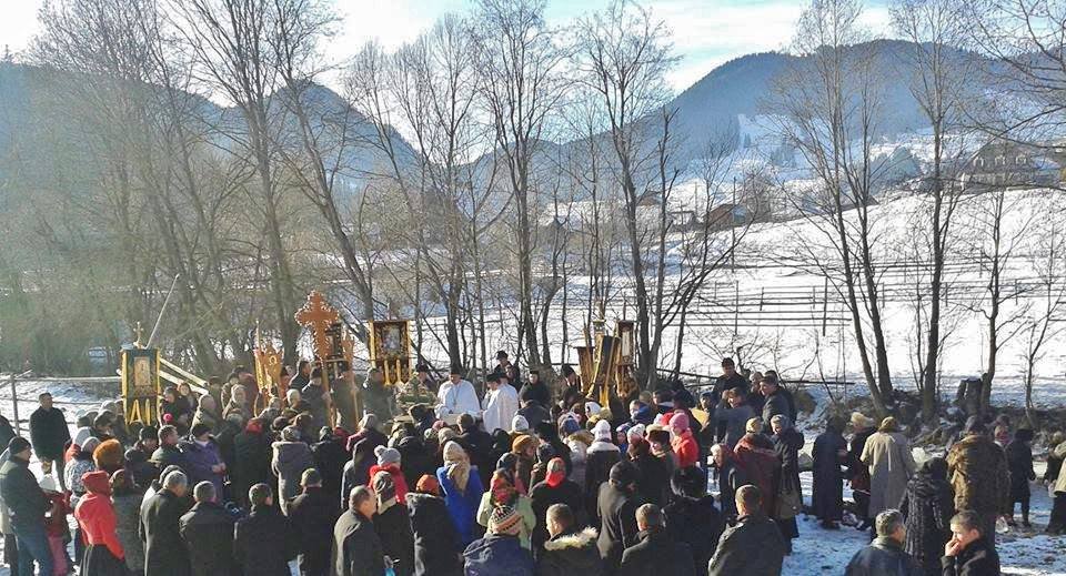 Boboteaza la MOLDOVA SULITA-BUCOVINA - foto Stefan Corlatan