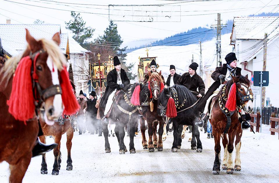 Boboteaza la Stulpicani, Suceava, Romania - foto Sorin Onisor