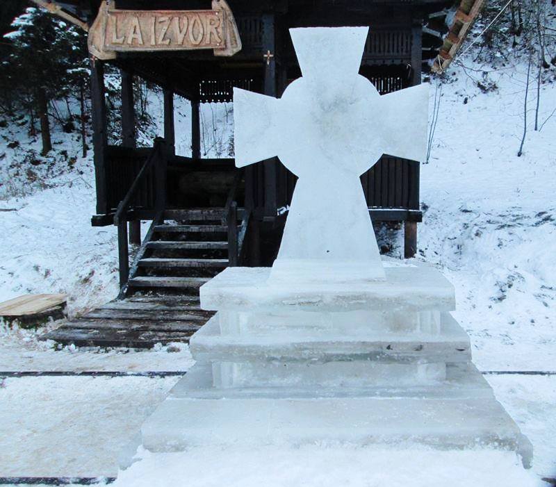 Credinta si traditie la Fundu Moldovei - foto Georgiana Burduhos