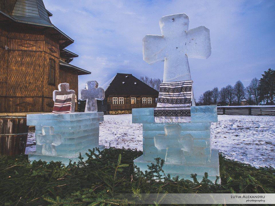 Crucea de gheata de la Horodnic de Sus, Suceava 2 - foto Lutja Alexandru photography