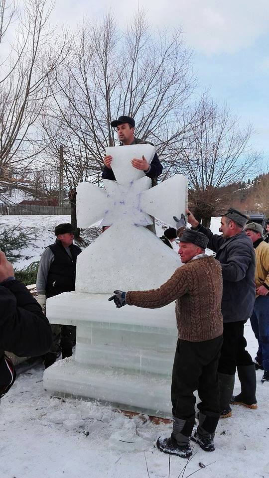 Pregatiri pentru Boboteaza in Bucovina - foto Ciprian Tomuta