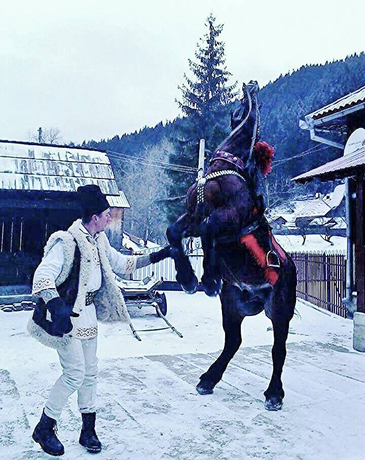 Tradiții de Bobotează in Comuna Ostra, Suceava - foto Gabriel Uchman