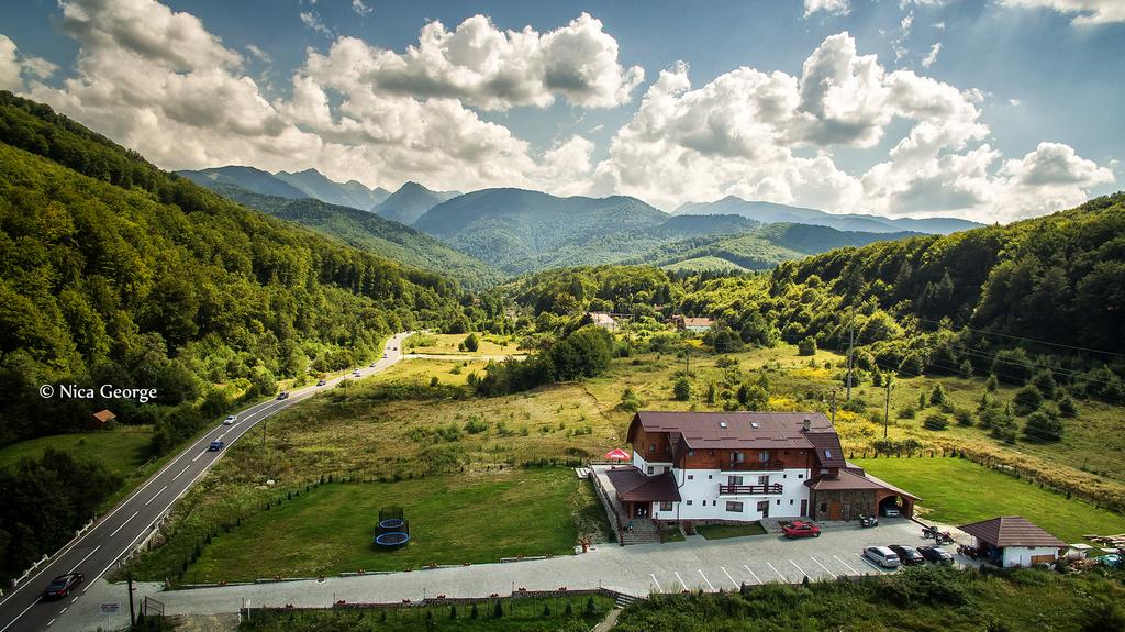 Hanul Patrisiei, Cârţişoara