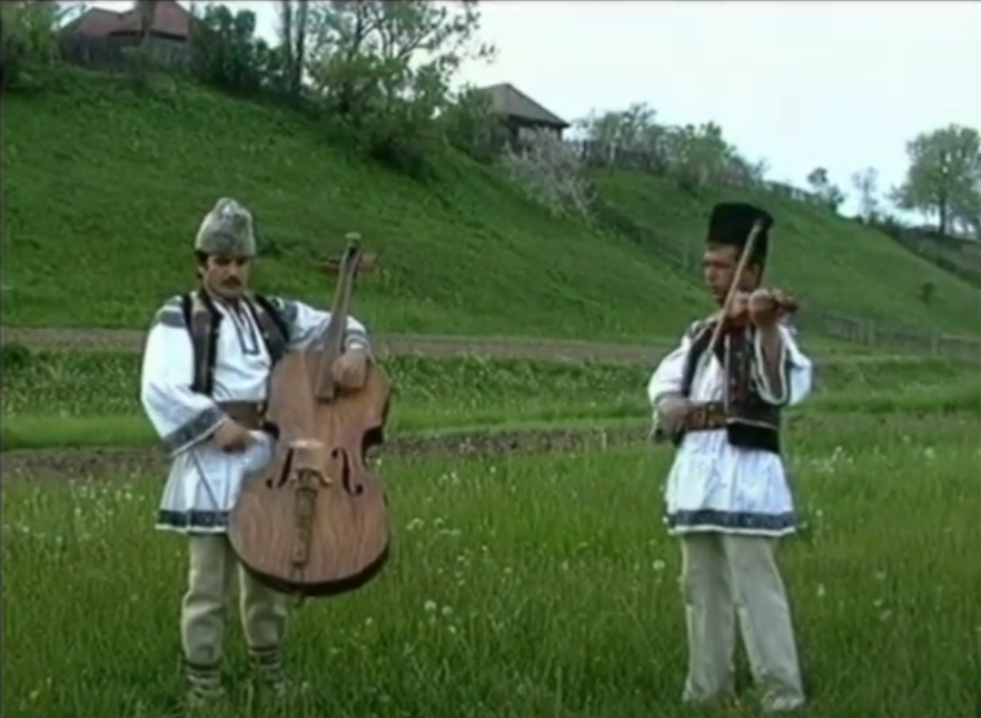 DOCUMENTAR Romania muzicii traditionale (2003) - Partea a II-a - Instrumente cordofone si de percutie 2