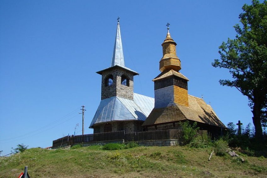 Biserica de lemn din Ocisor judetul Hunedoara Romania