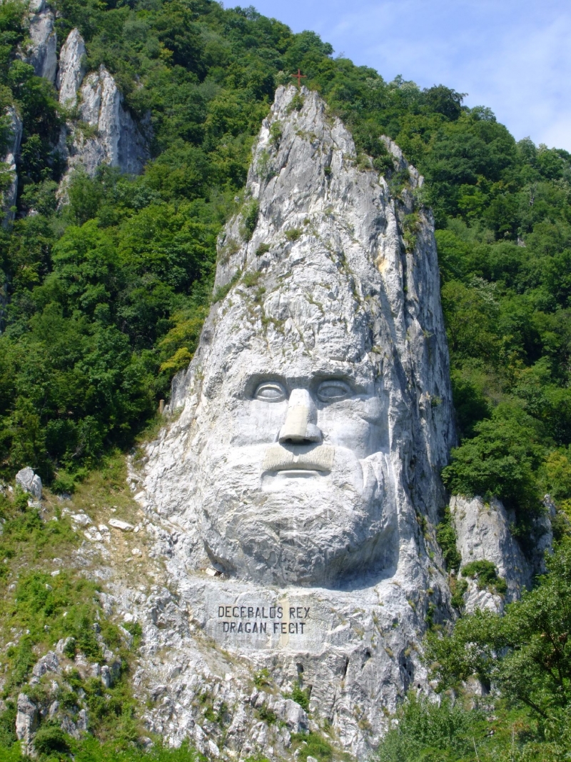 Statuia regelui dac Decebal este cea mai inalta sculptura in piatra din Europa (VIDEO)