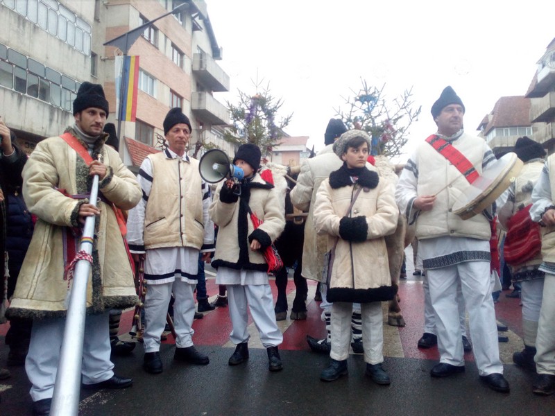 Festivalul de Obiceiuri si Traditii de Anul Nou, la Targu Neamt – un succes pentru a sasea oara