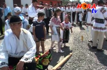 VIDEO: OBICEIUL PLUGARUL DIN SOLOVASTRU JUDETUL MURES – 6 MAI 2013