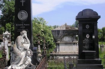 Cimitirul armenesc din Botosani