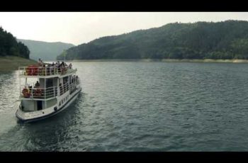 VIDEO: Filmare drona , cu vaporasul pe lacul Bicaz