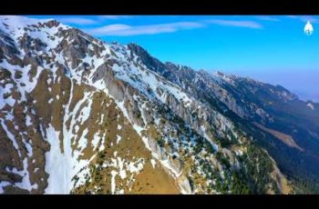 VIDEO: Primăvara în Munții Piatra-Craiului: Filmare aeriană 4K din Șaua Joaca spre Refugiul Grind